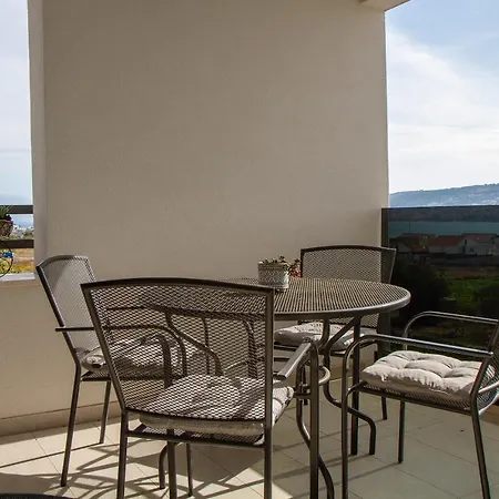 Super Modern Gold, Beautiful View Apartment