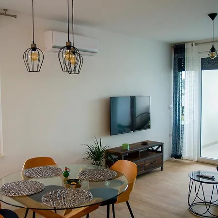 Super Modern Gold, Beautiful View Apartment